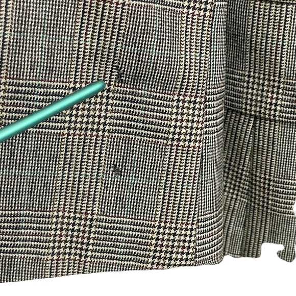 Burberrys 42 Prince of Wales Check Tweed Small Holes See Images 100% Wool - Picture 8 of 10